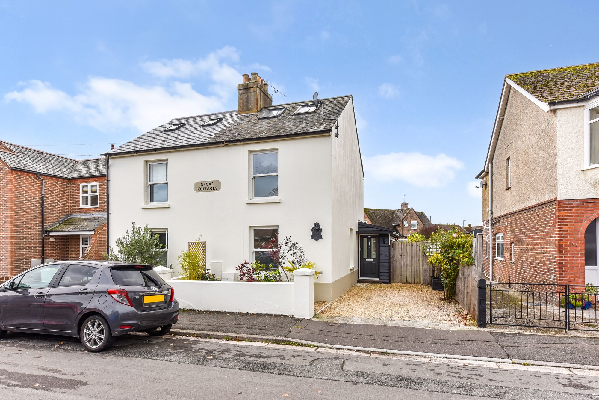 2 bedroom Semi-detached house For Sale