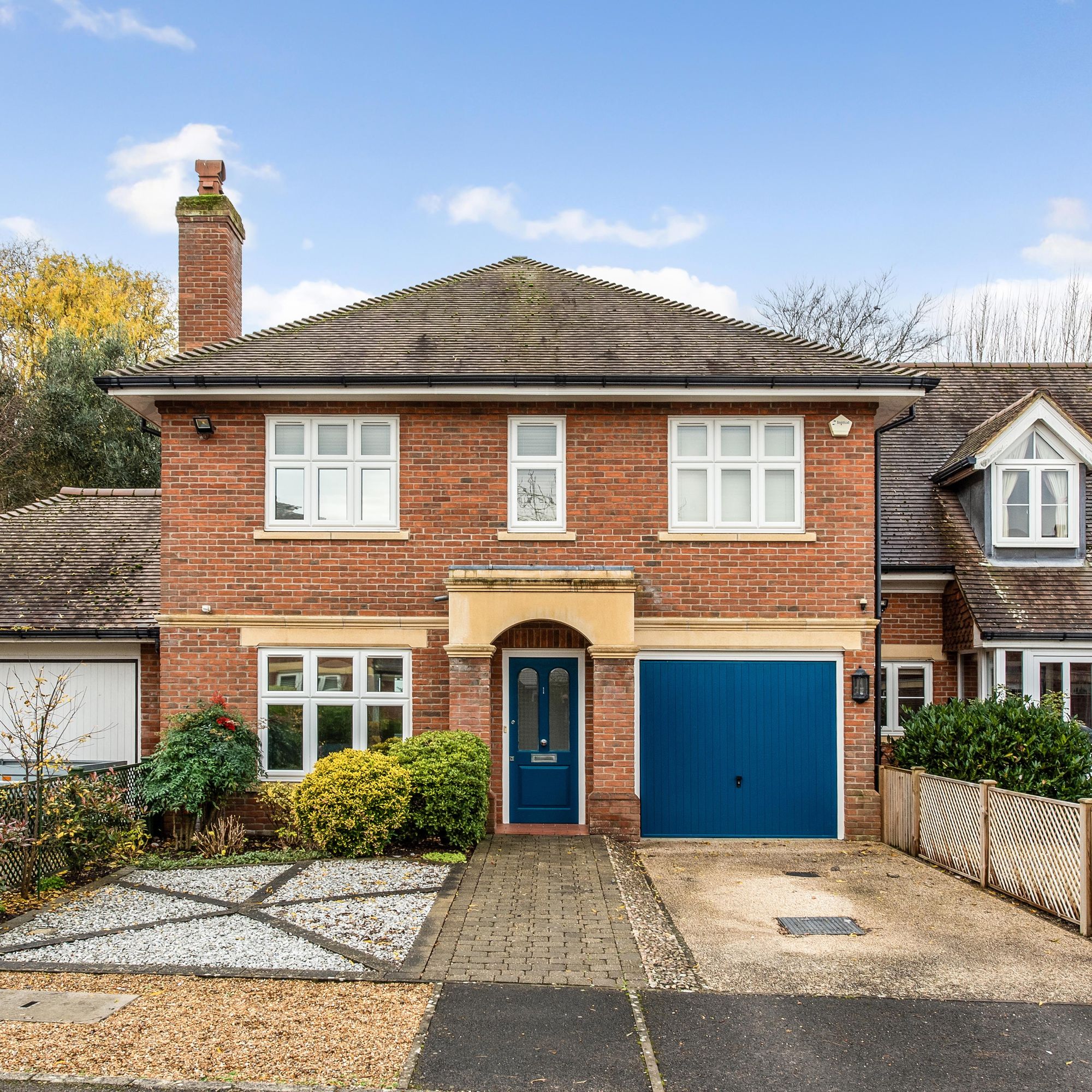 4 bedroom Semi-detached house For Sale