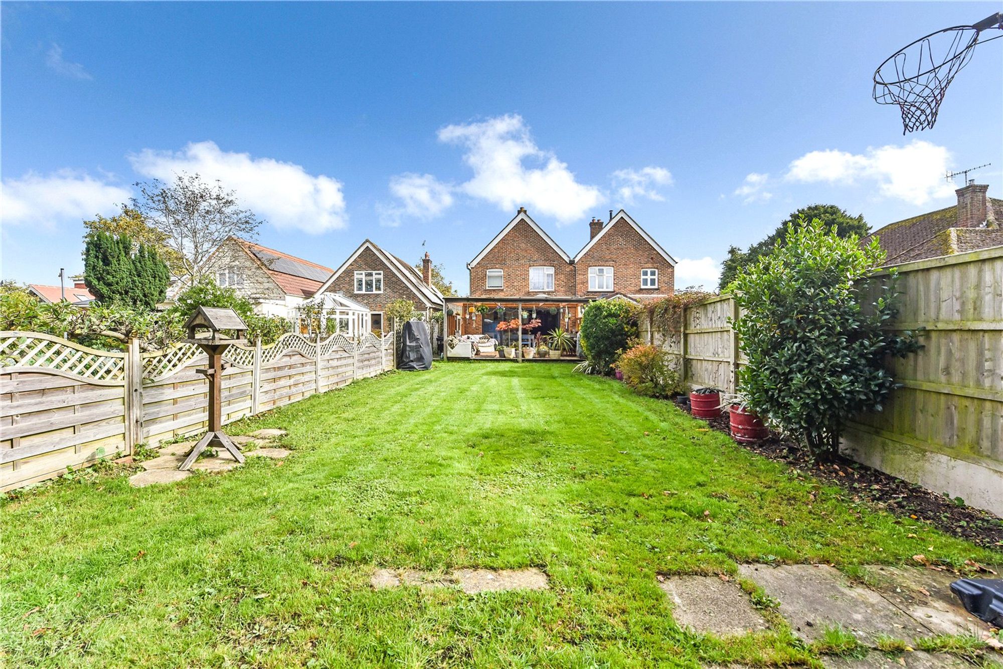 4 bedroom Semi-detached house Under Offer