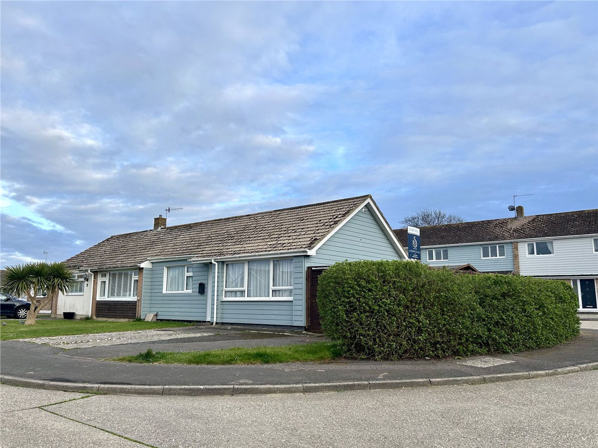 2 bedroom Detached bungalow For Sale