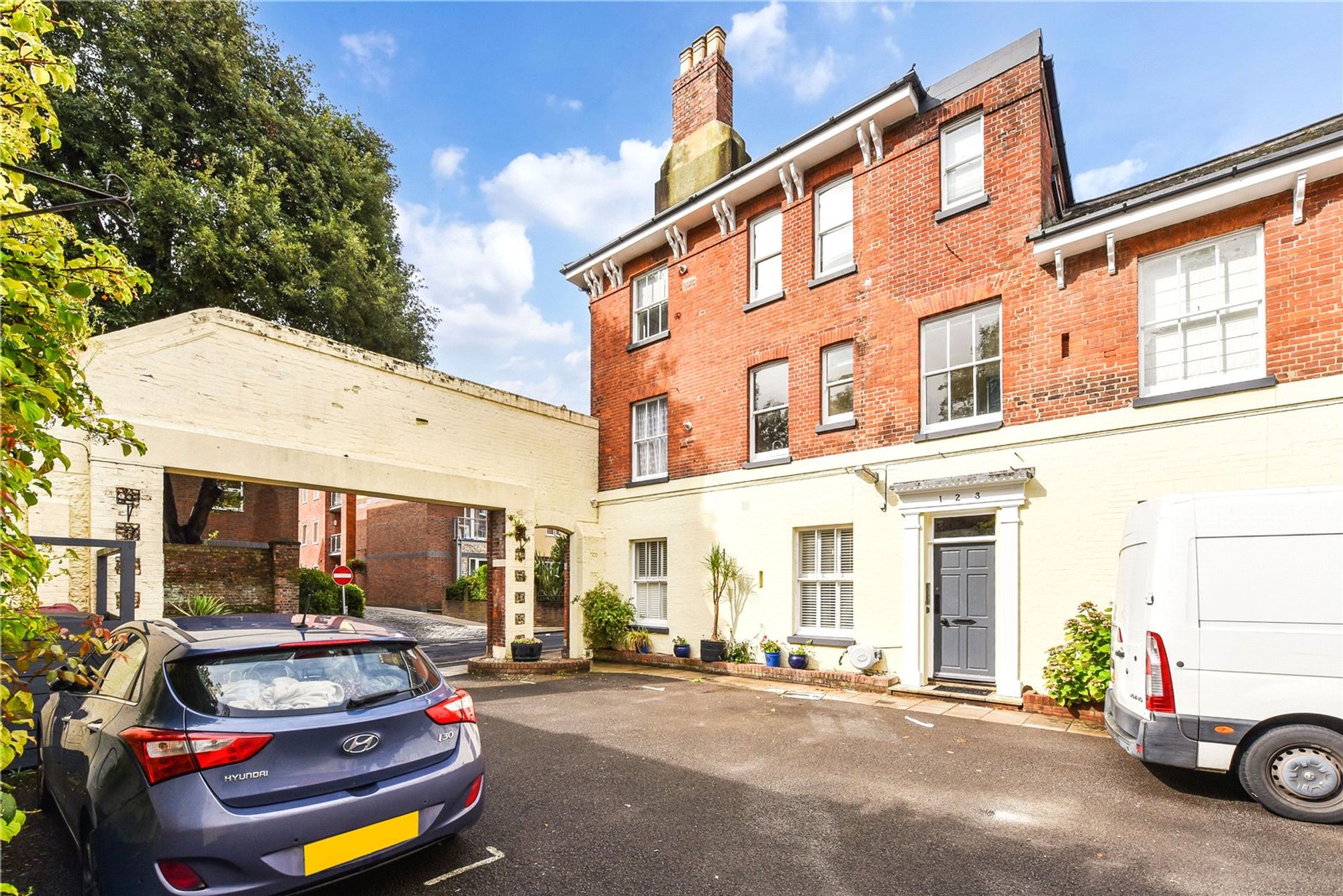 3 bedroom Apartment Under Offer