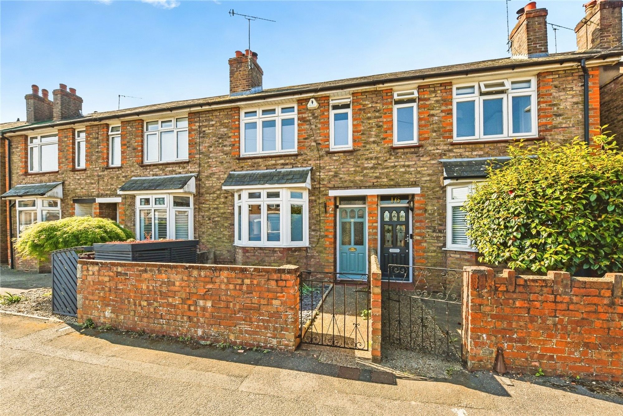 2 bedroom Terraced House Under Offer