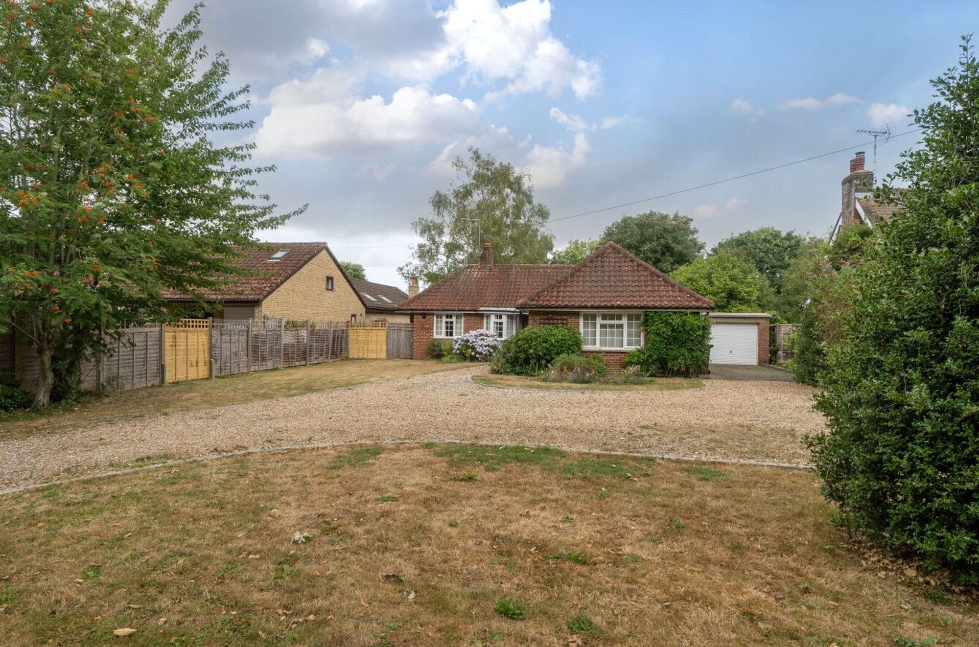2 bedroom Detached house For Sale