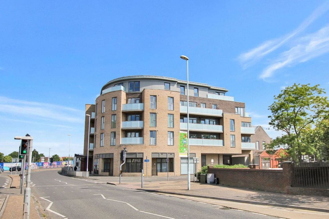 1 bedroom Flat For Sale