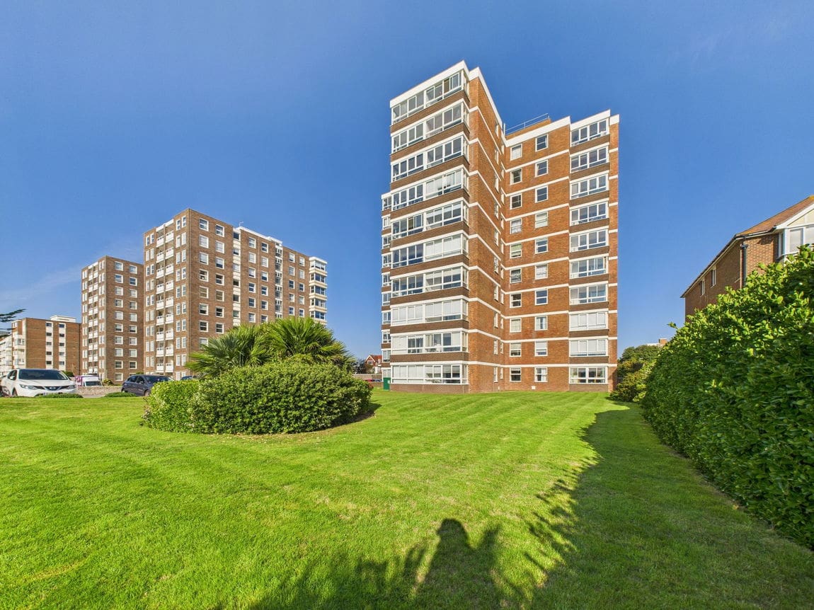 2 bedroom Flat Under Offer