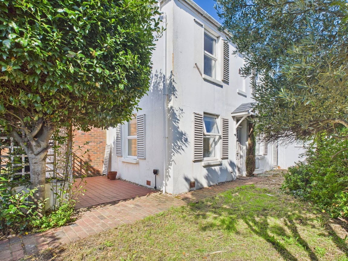 2 bedroom Cottage Under Offer