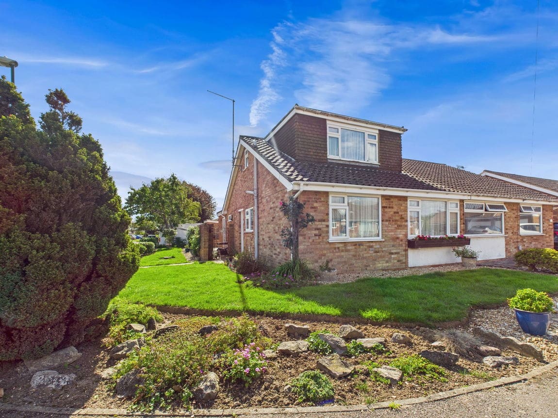 4 bedroom Detached house Under Offer