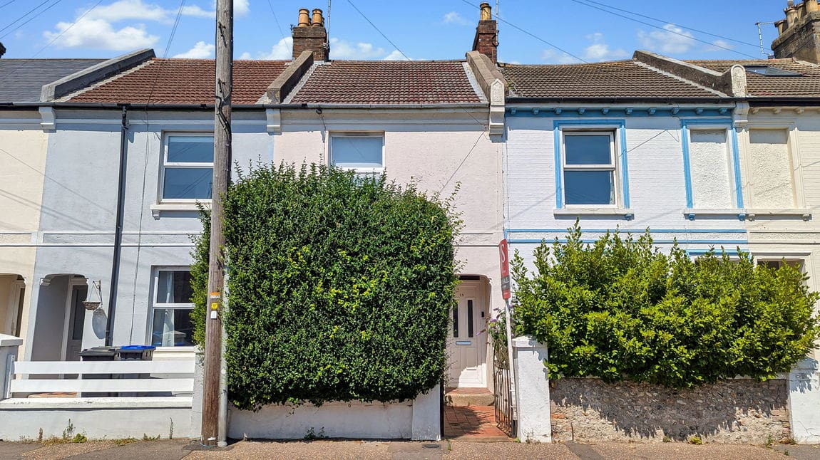 2 bedroom Terraced House Under Offer