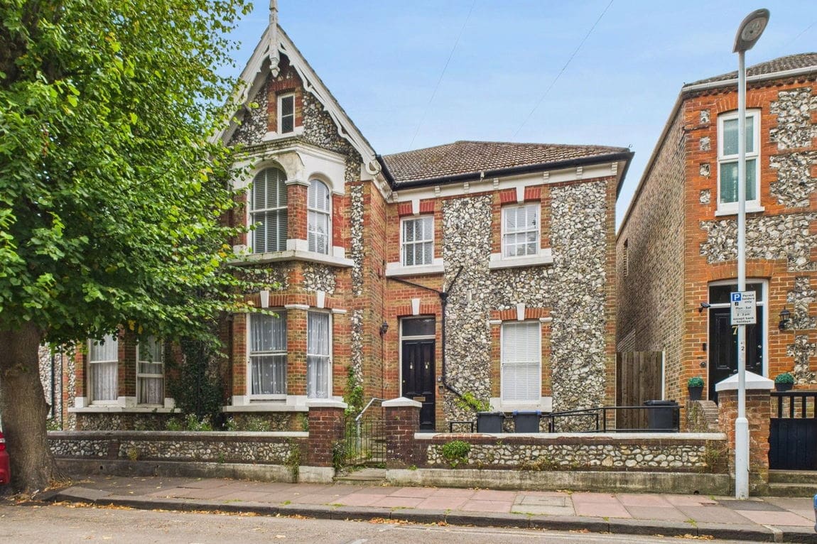 2 bedroom Flat Under Offer