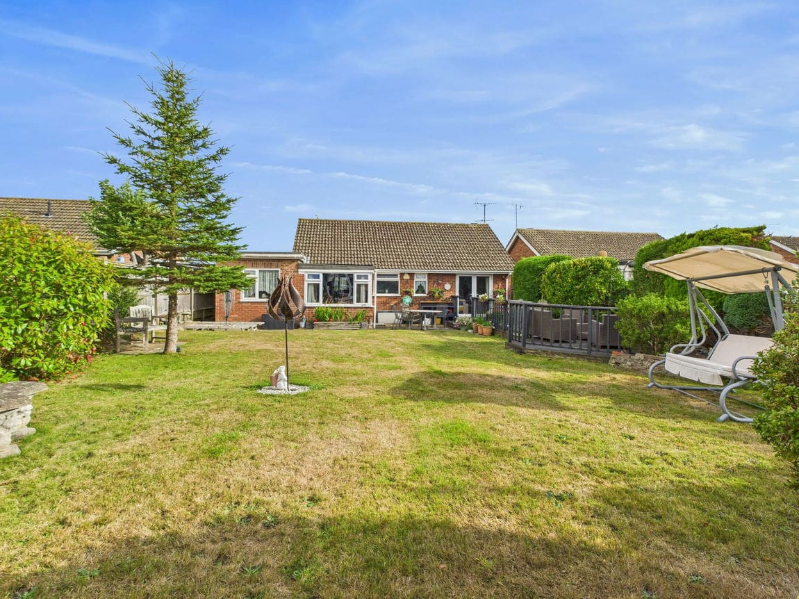 2 bedroom Bungalow For Sale