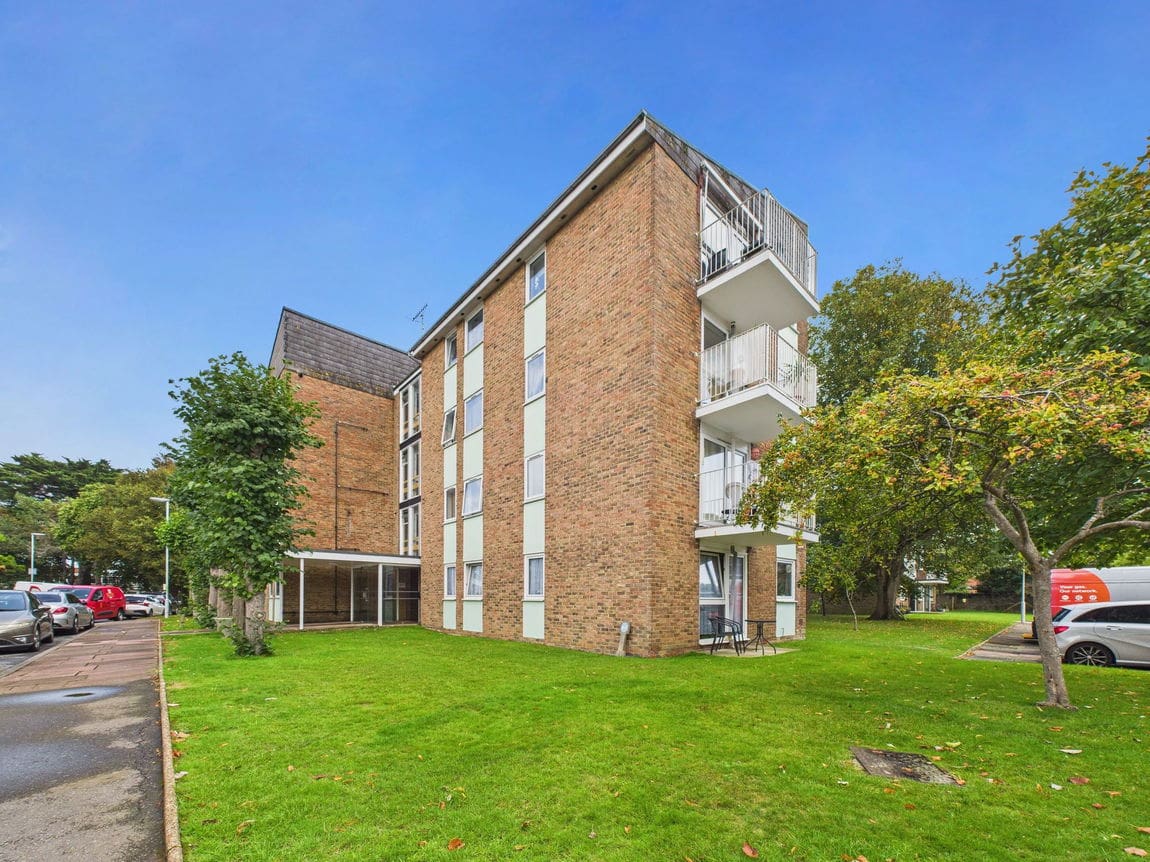 2 bedroom Flat Under Offer