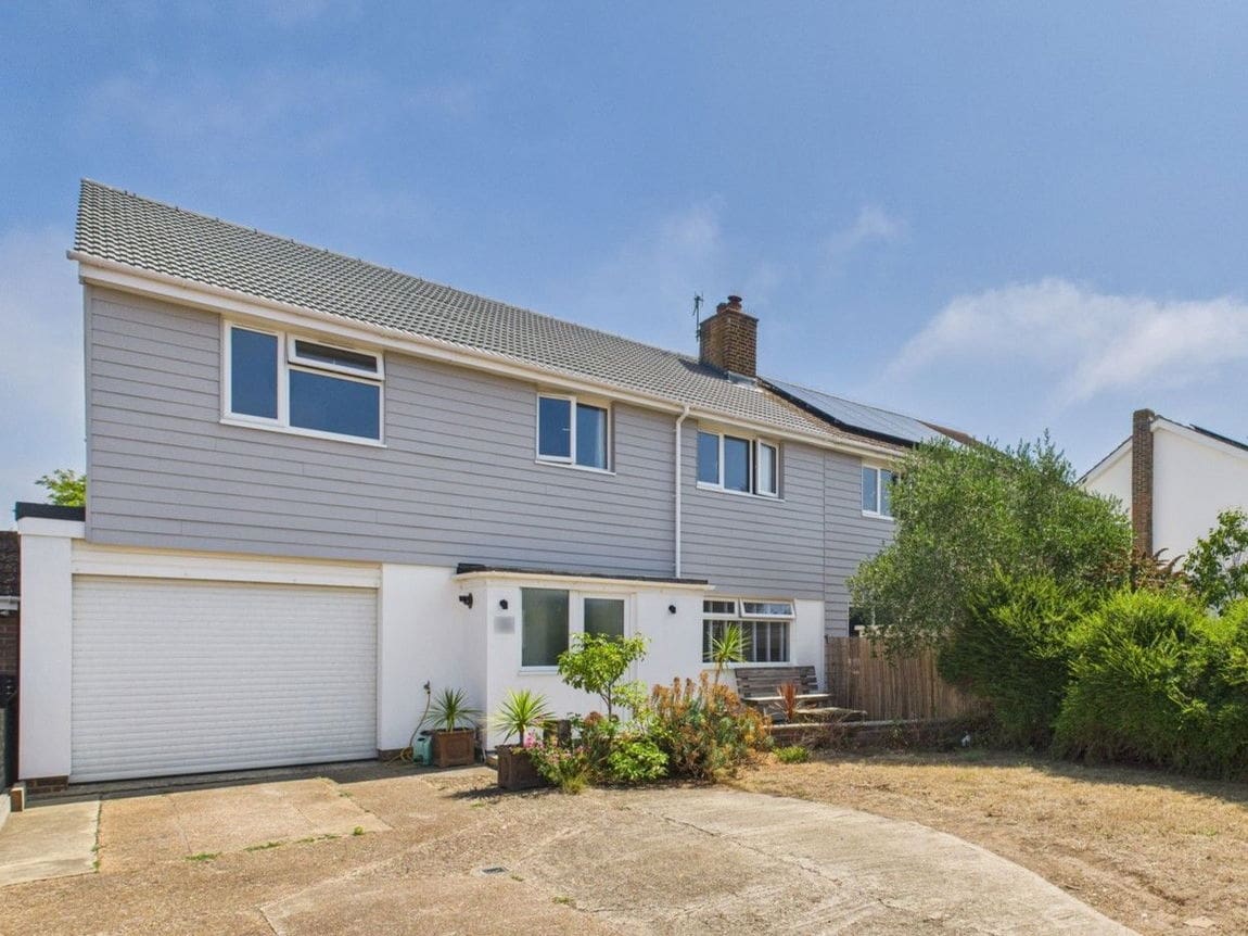 5 bedroom Semi-detached house For Sale