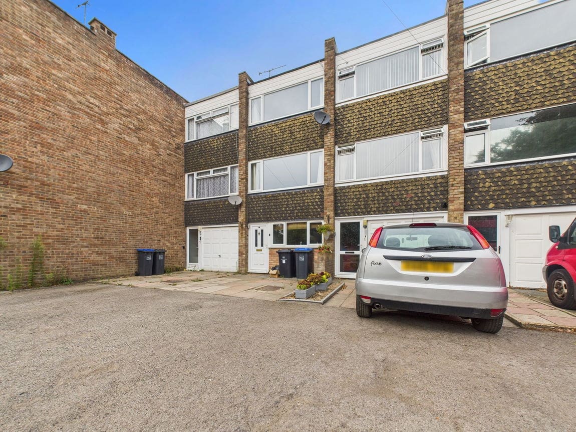 3 bedroom Town house For Sale