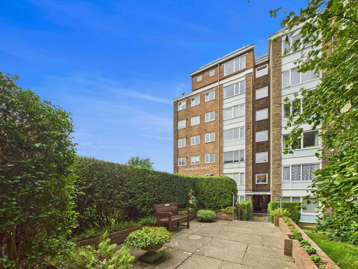 2 bedroom Flat Under Offer