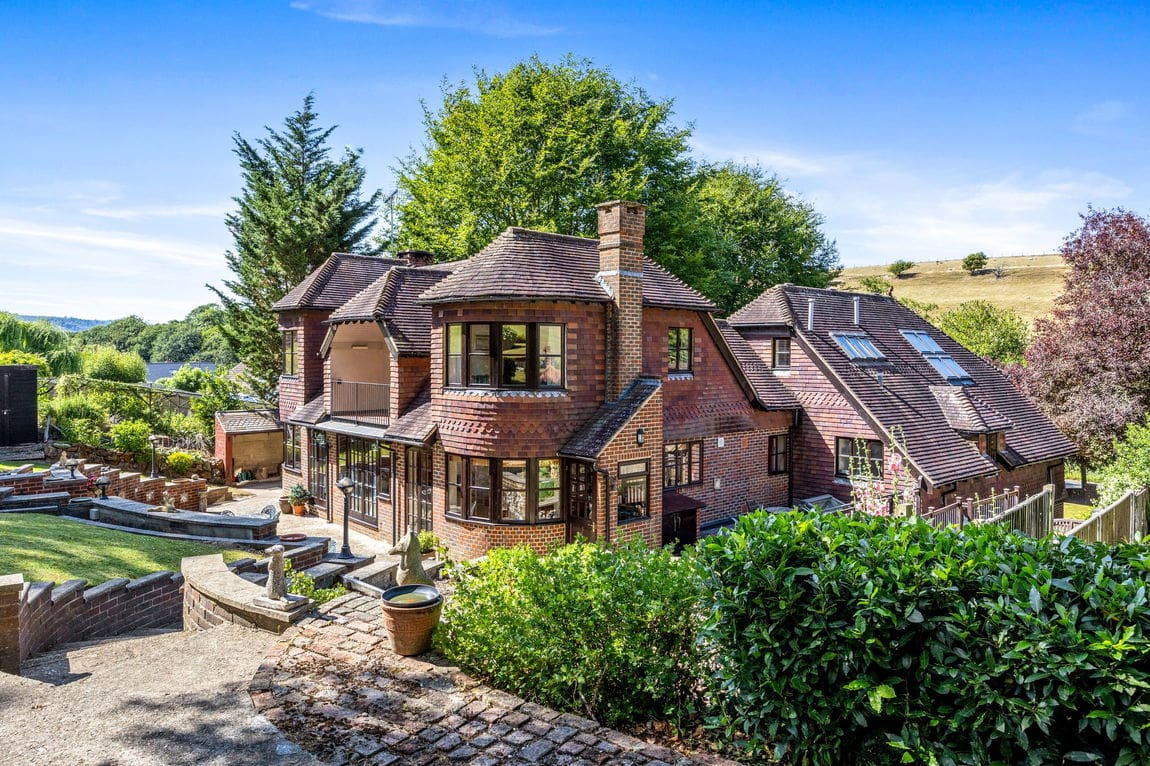 6 bedroom Detached house For Sale