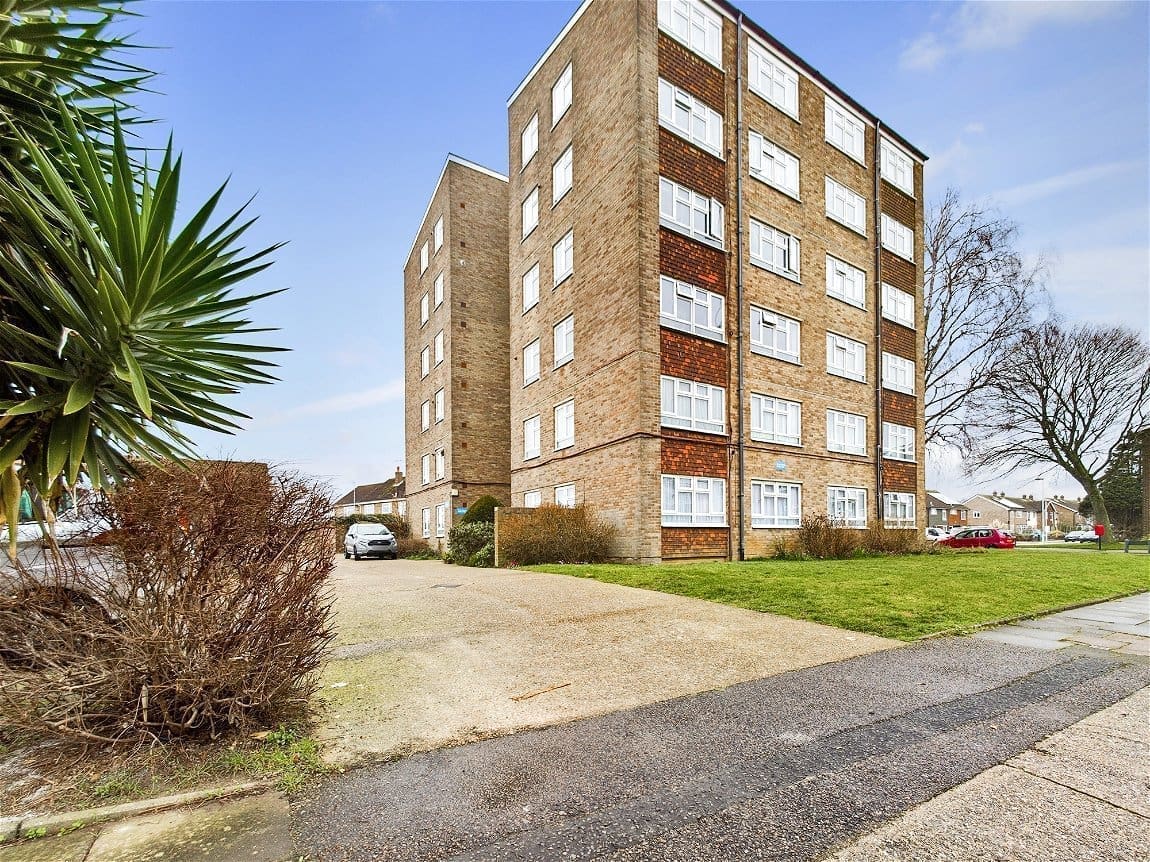 1 bedroom Apartment Under Offer