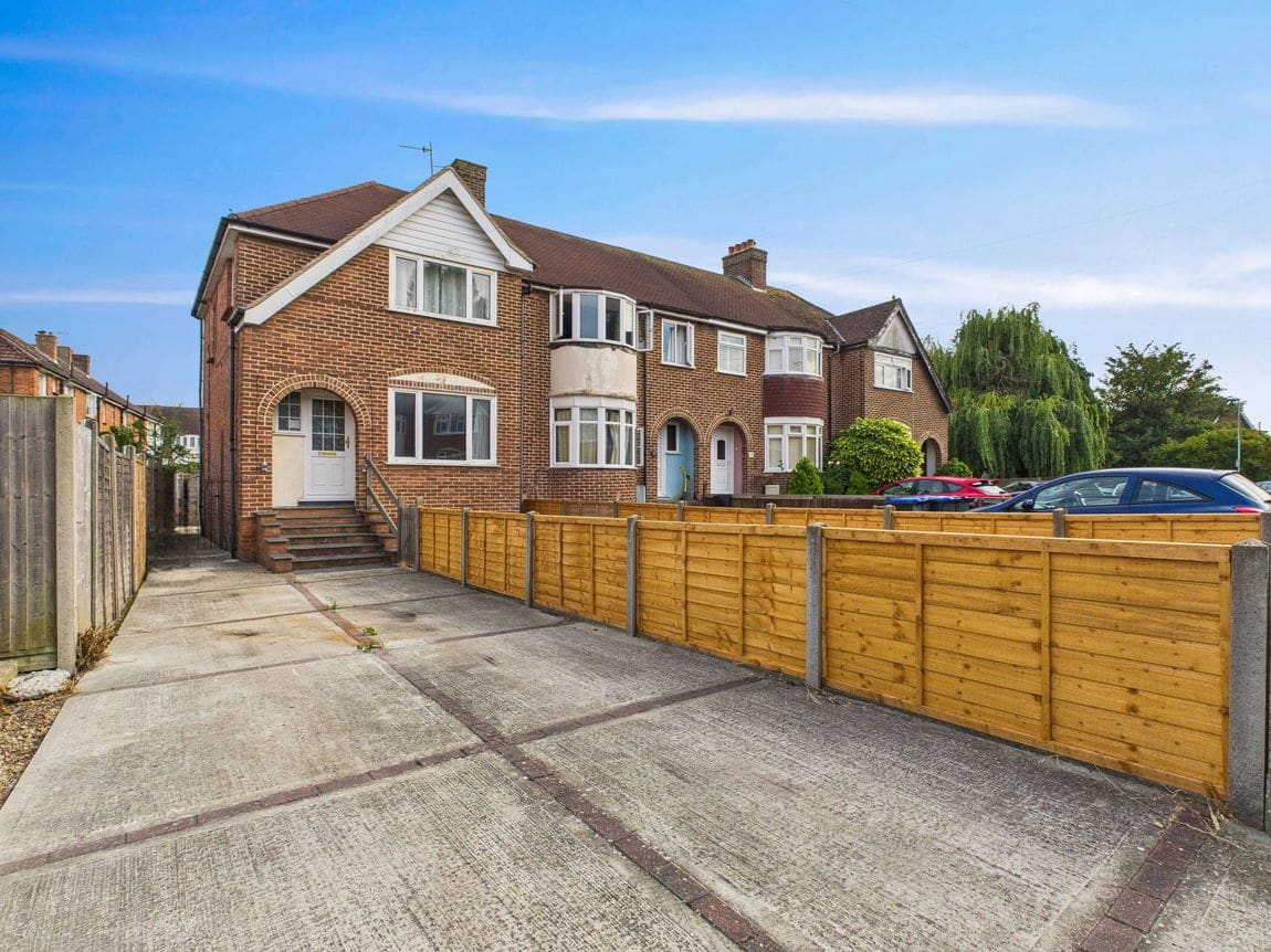 3 bedroom End of terrace house Sold