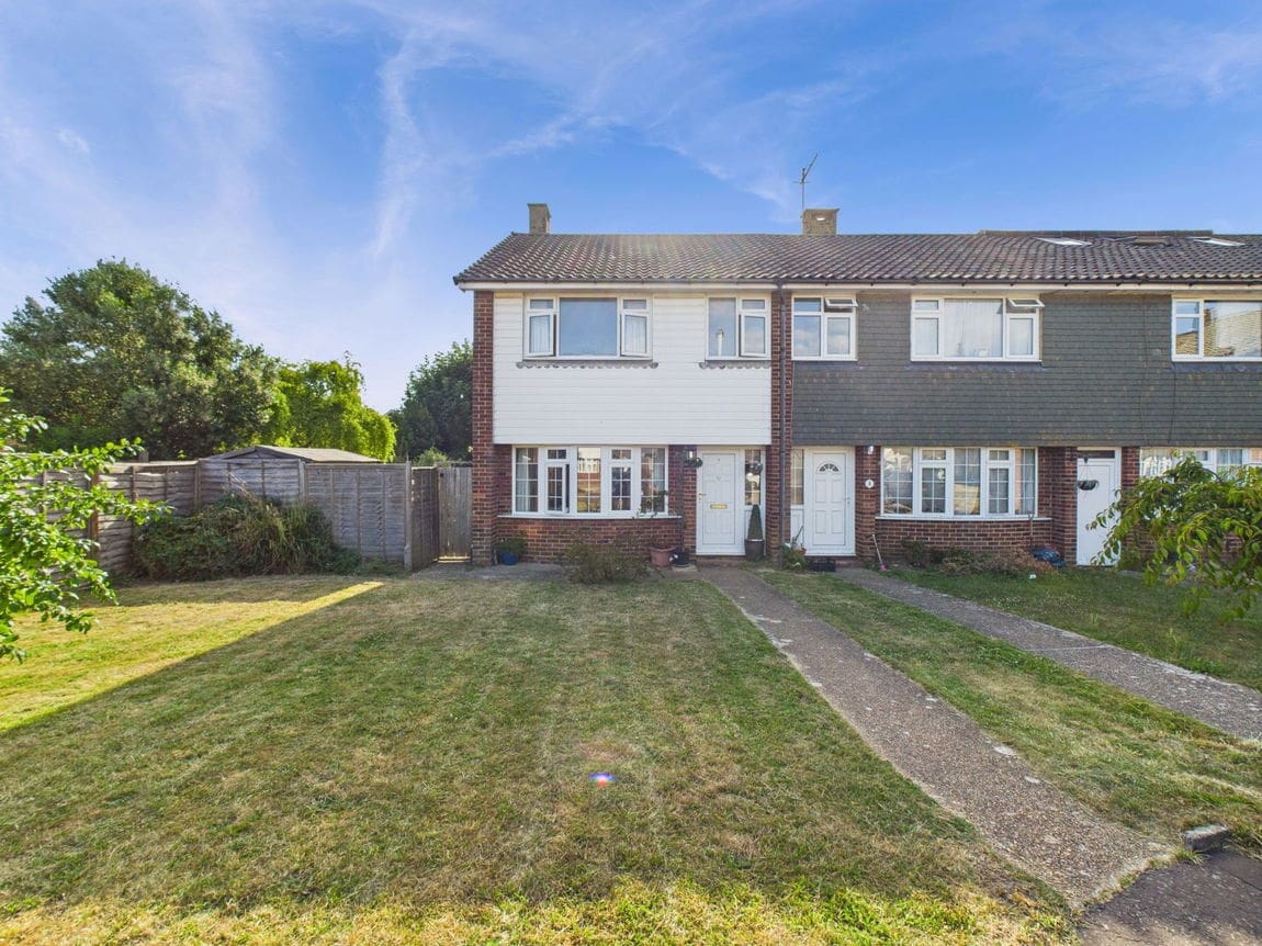 3 bedroom End of terrace house For Sale