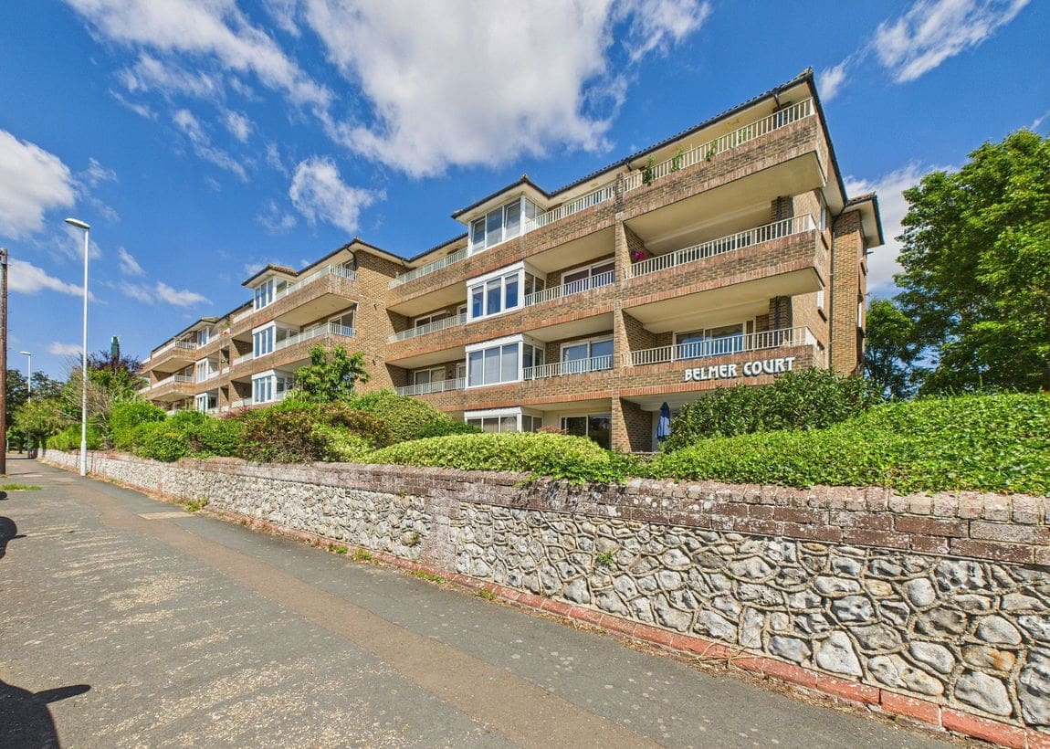2 bedroom Apartment For Sale