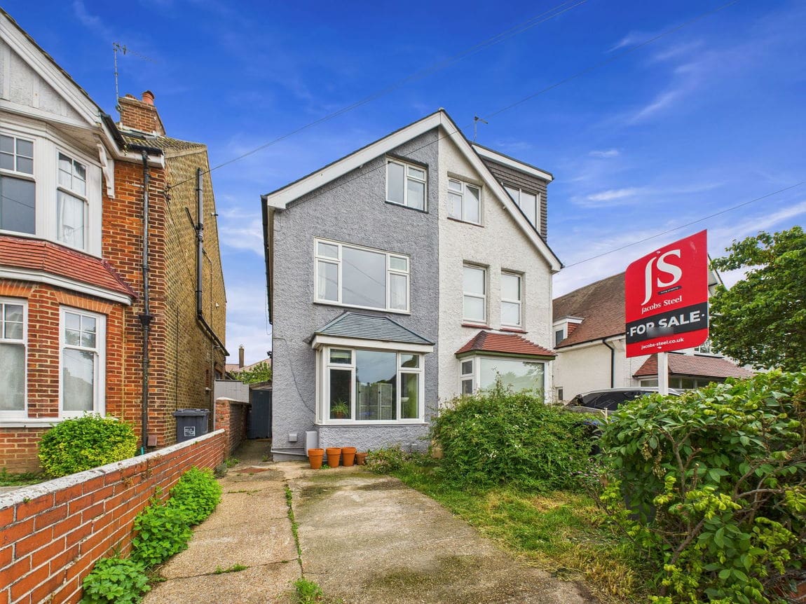 4 bedroom Semi-detached house For Sale