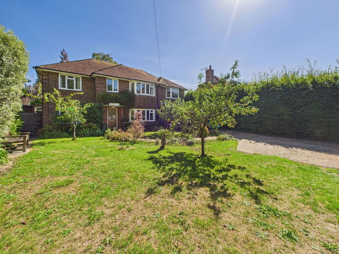 6 bedroom Detached house For Sale