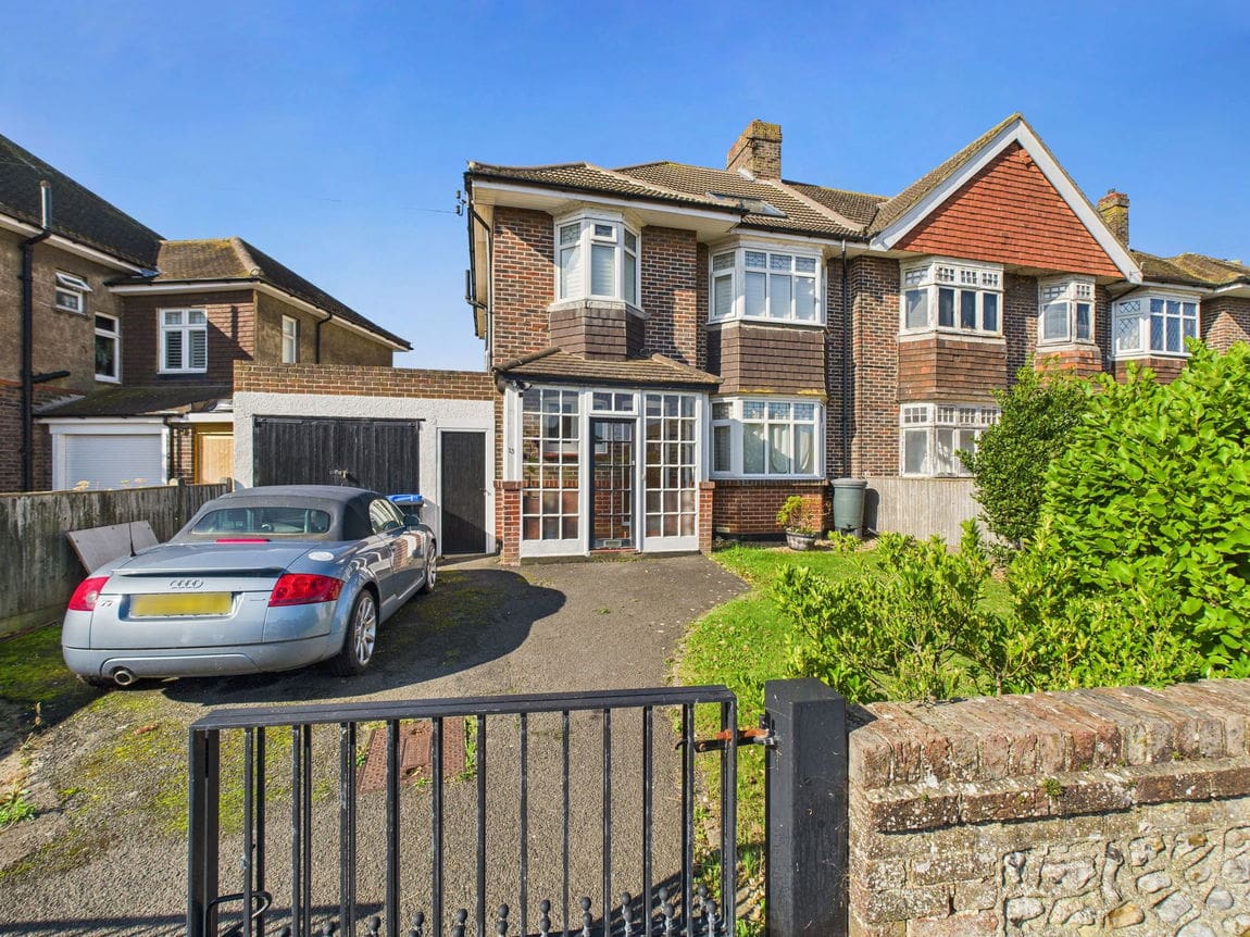 4 bedroom End of terrace house For Sale