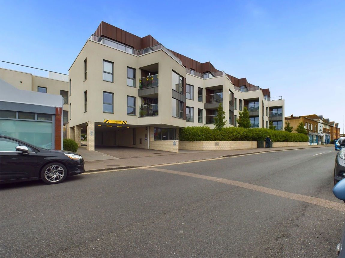 2 bedroom Apartment For Sale