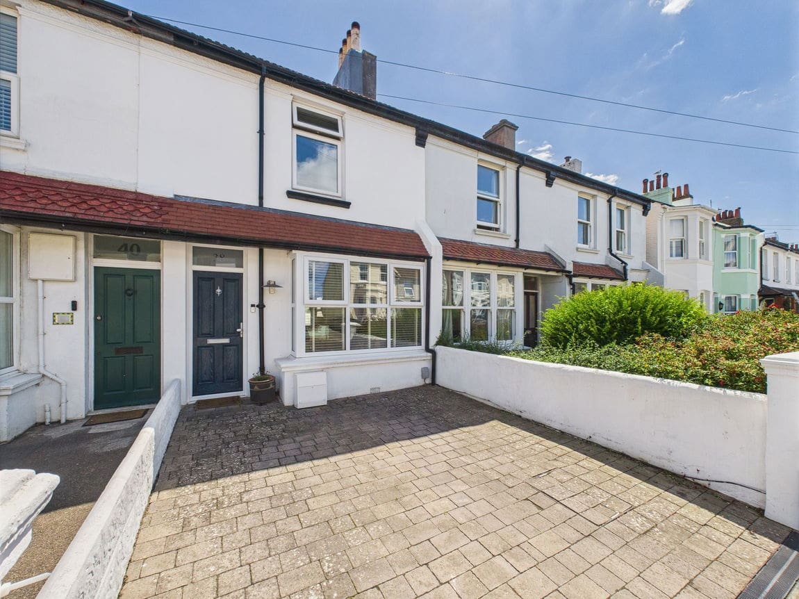 2 bedroom Terraced House Under Offer