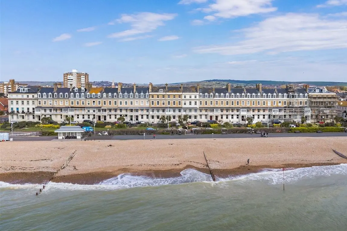 1 bedroom Flat For Sale
