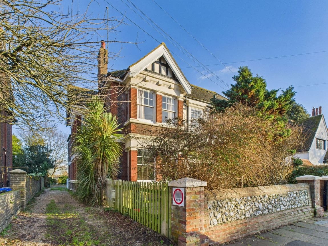 2 bedroom Flat Under Offer