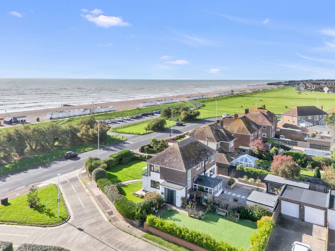 2 bedroom Apartment Under Offer