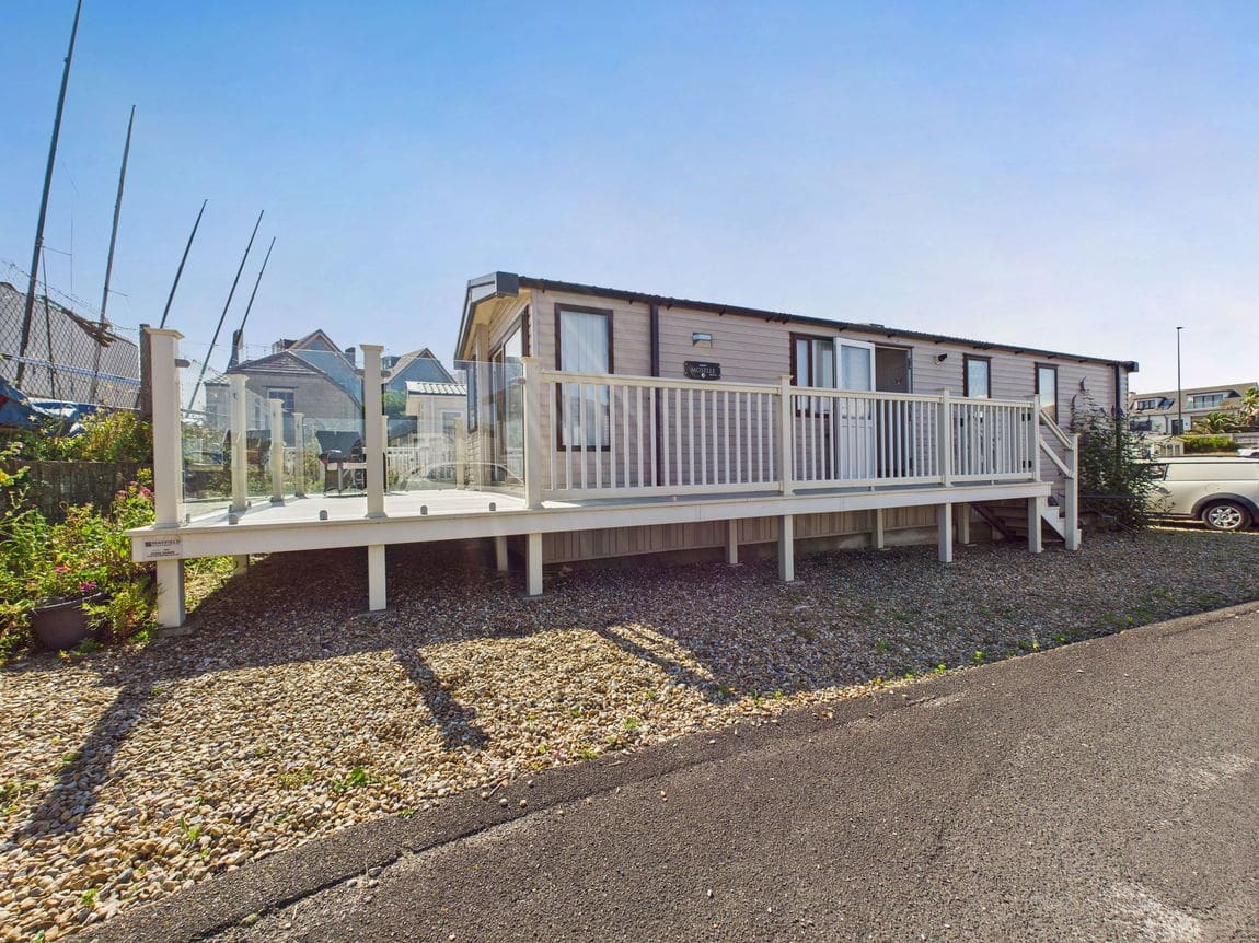 2 bedroom Property Let