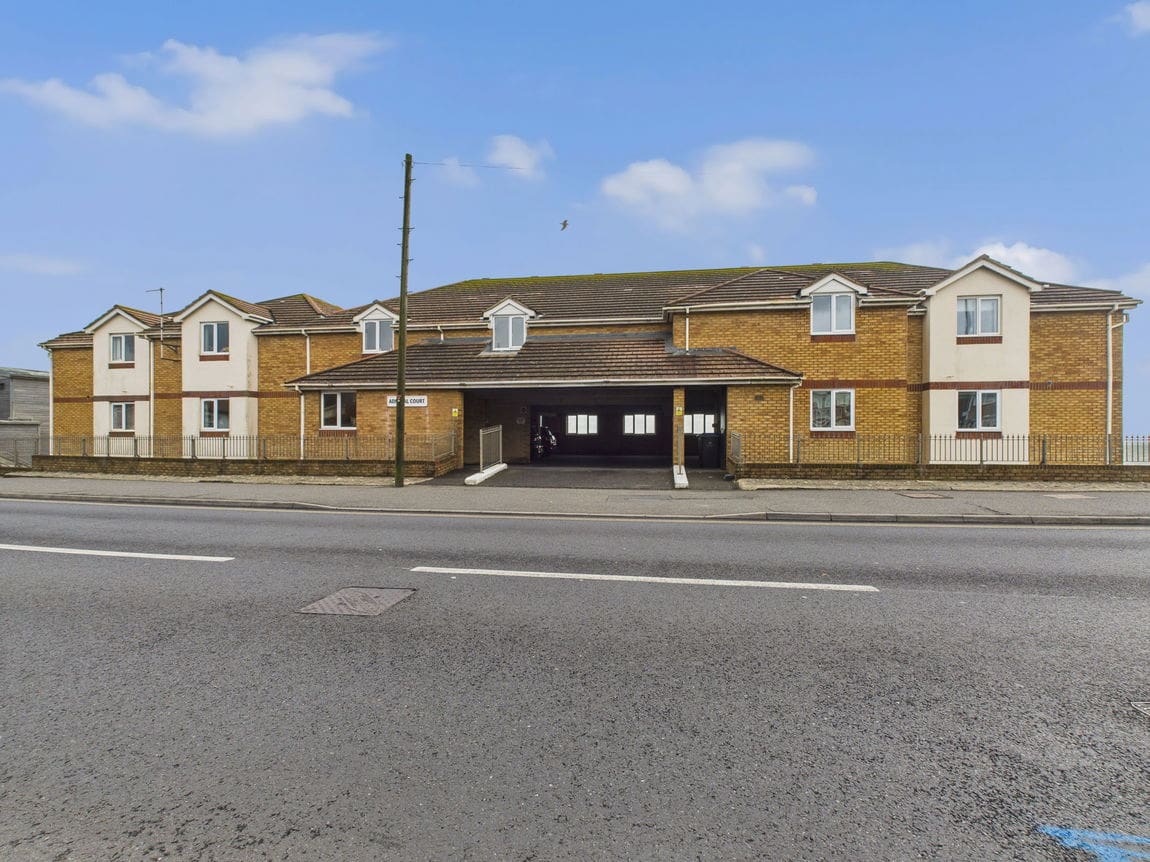 2 bedroom Apartment For Sale