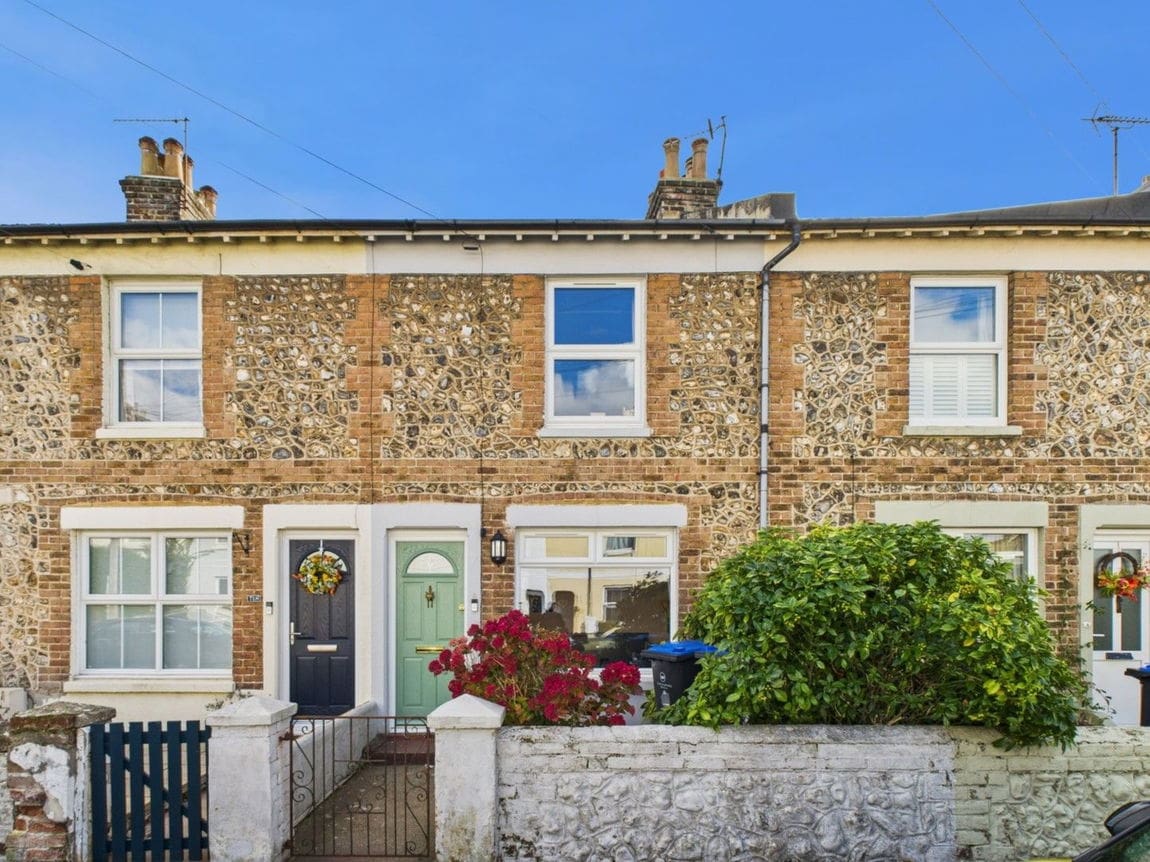2 bedroom Terraced House Under Offer
