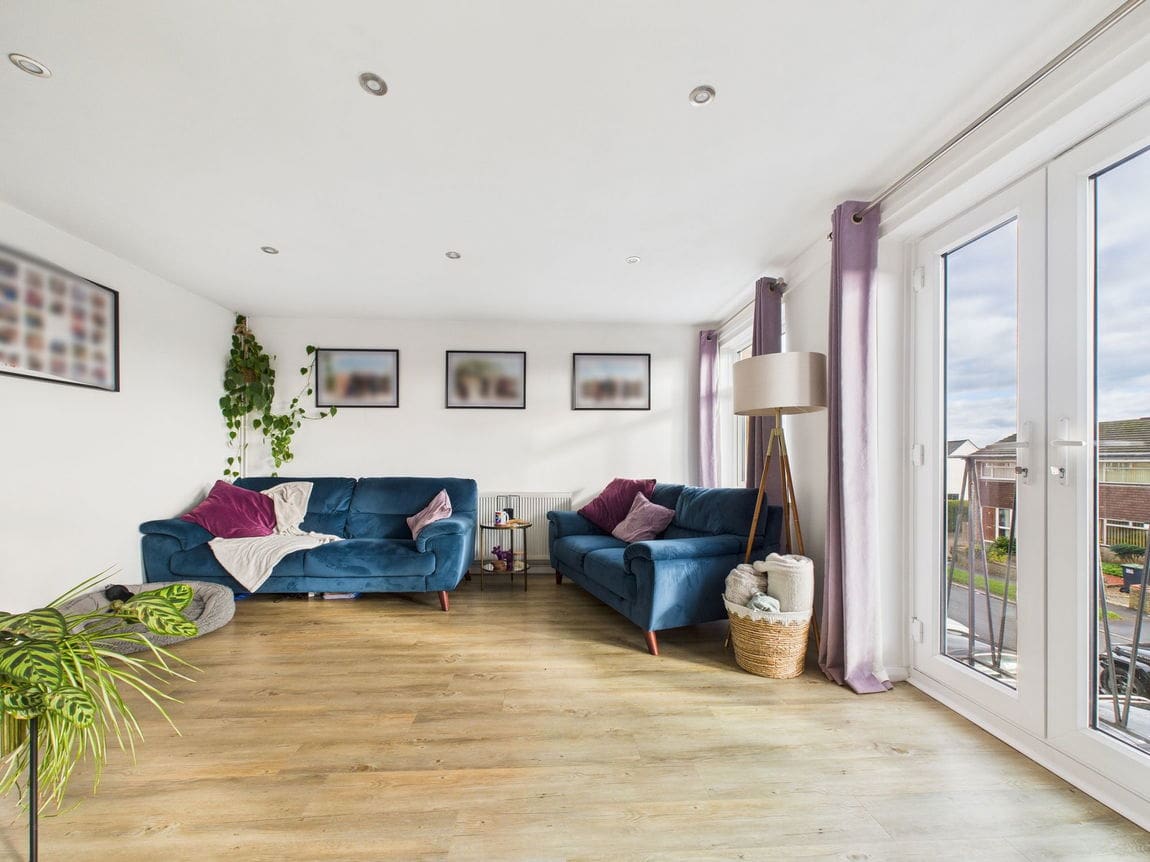 3 bedroom Maisonette For Sale