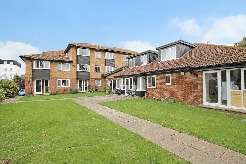 1 bedroom Apartment For Sale