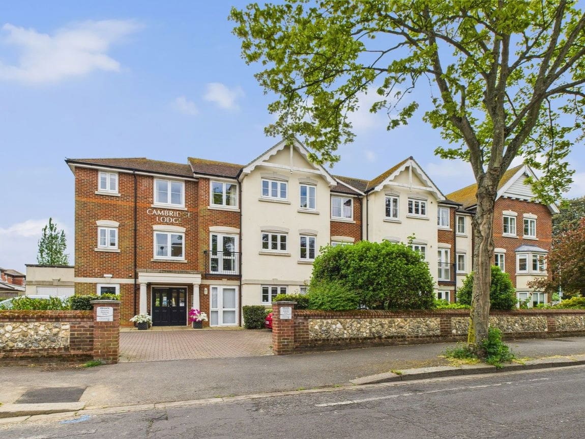 2 bedroom Apartment For Sale