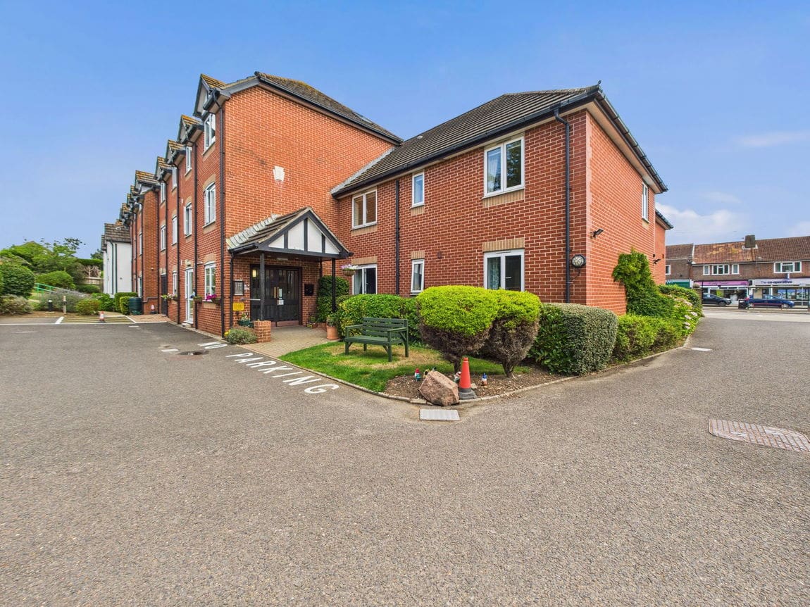 2 bedroom Flat Under Offer