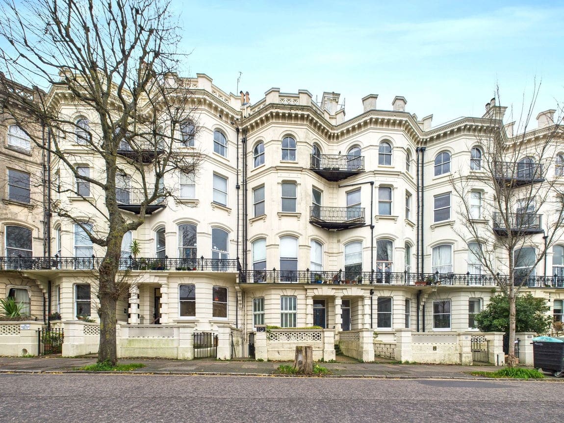 2 bedroom Flat Under Offer