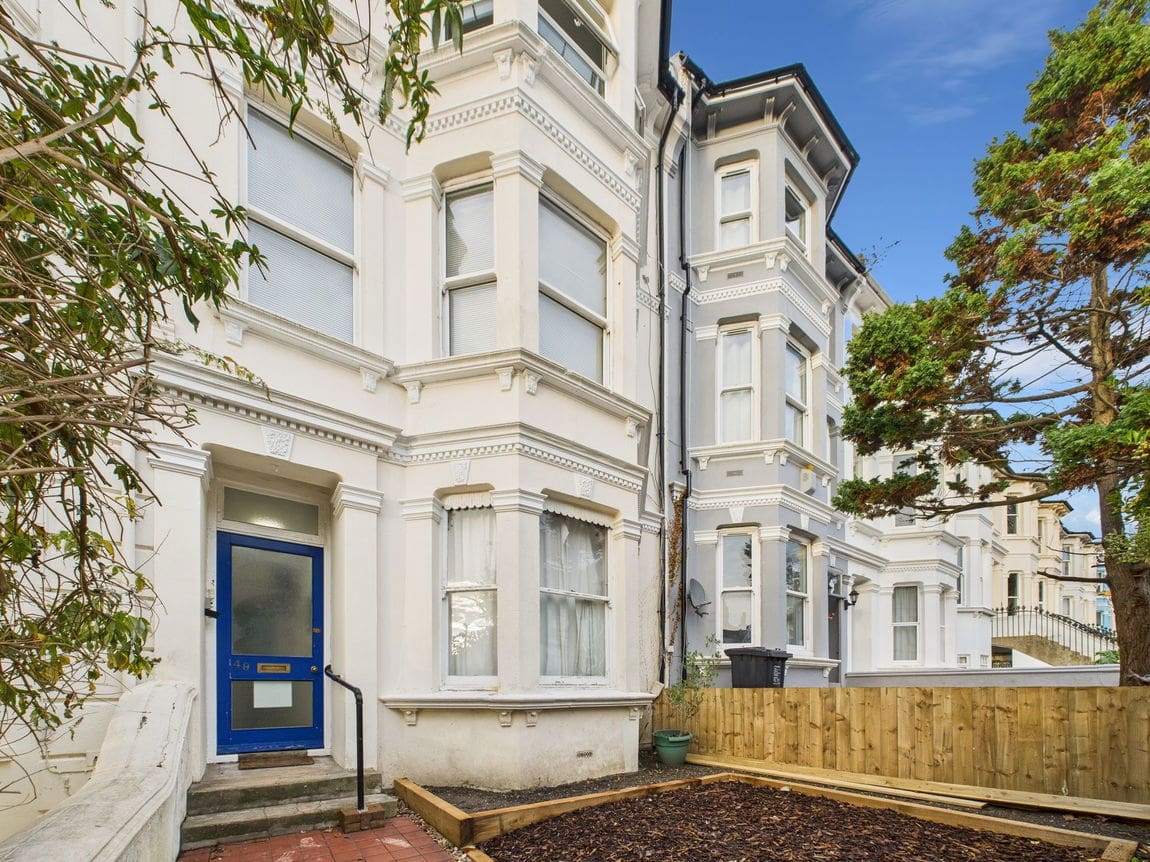 1 bedroom Flat For Sale