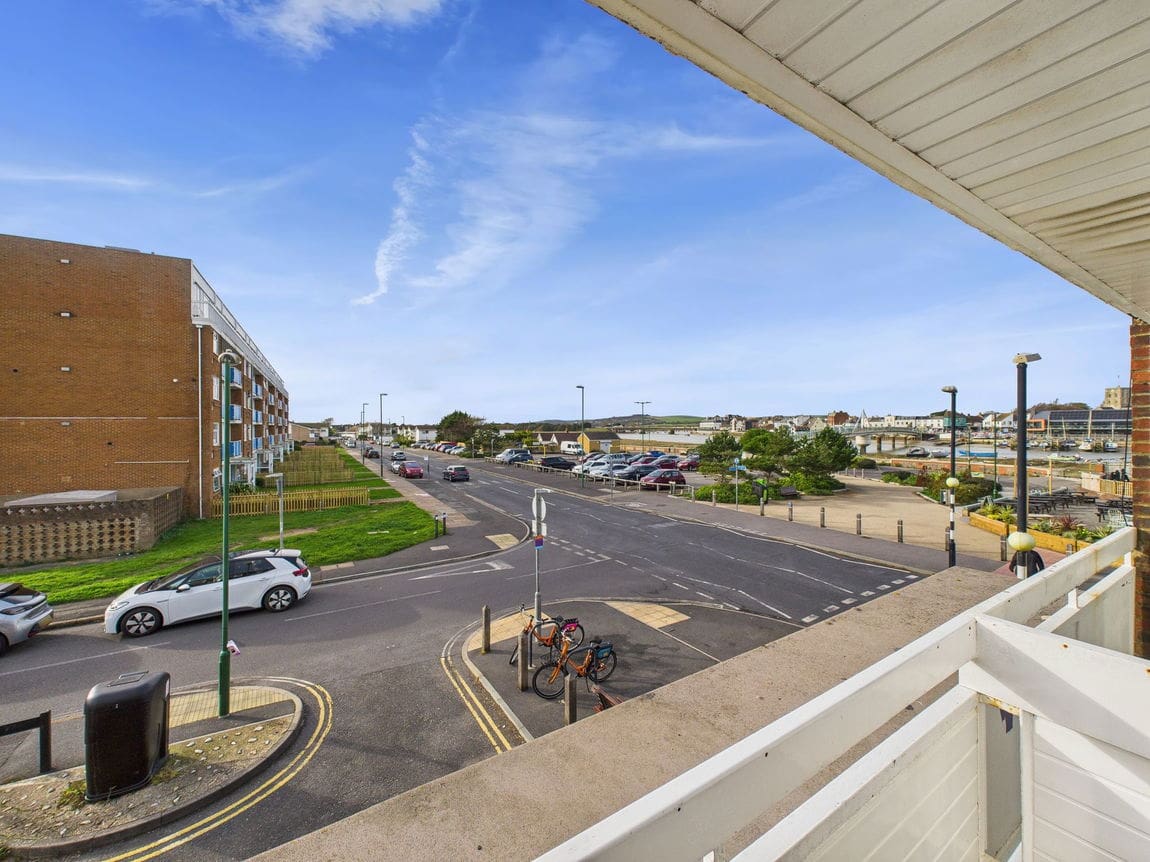 2 bedroom Flat Under Offer