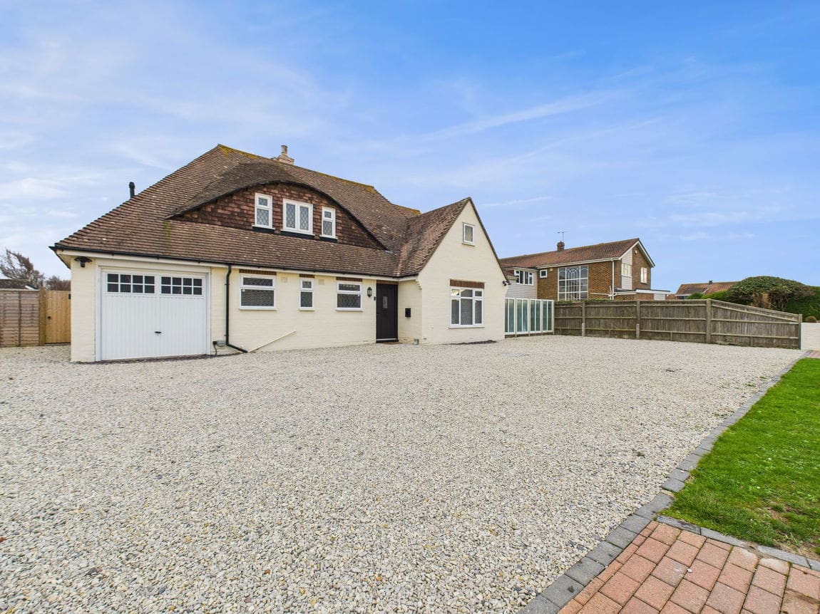 3 bedroom Cottage For Sale