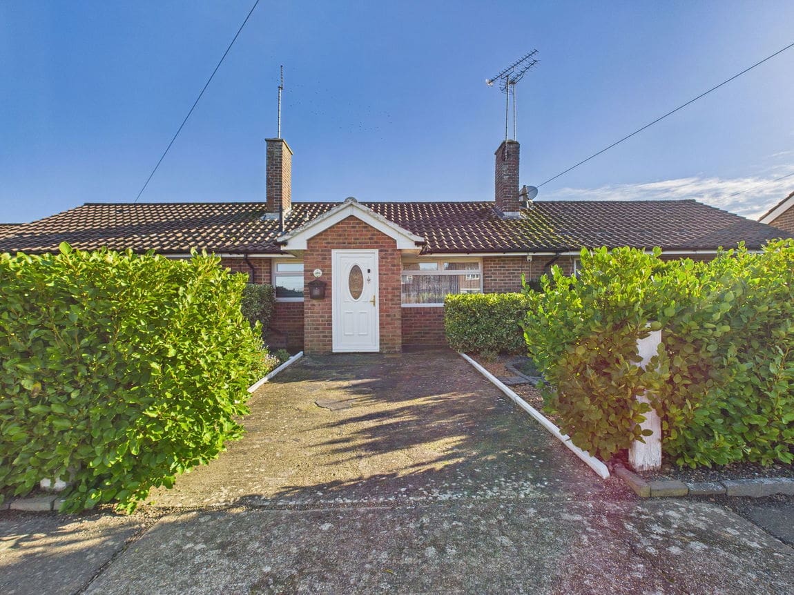 2 bedroom Terraced bungalow For Sale
