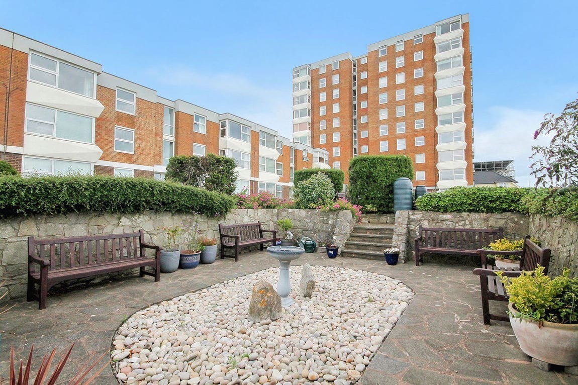 2 bedroom Flat Under Offer
