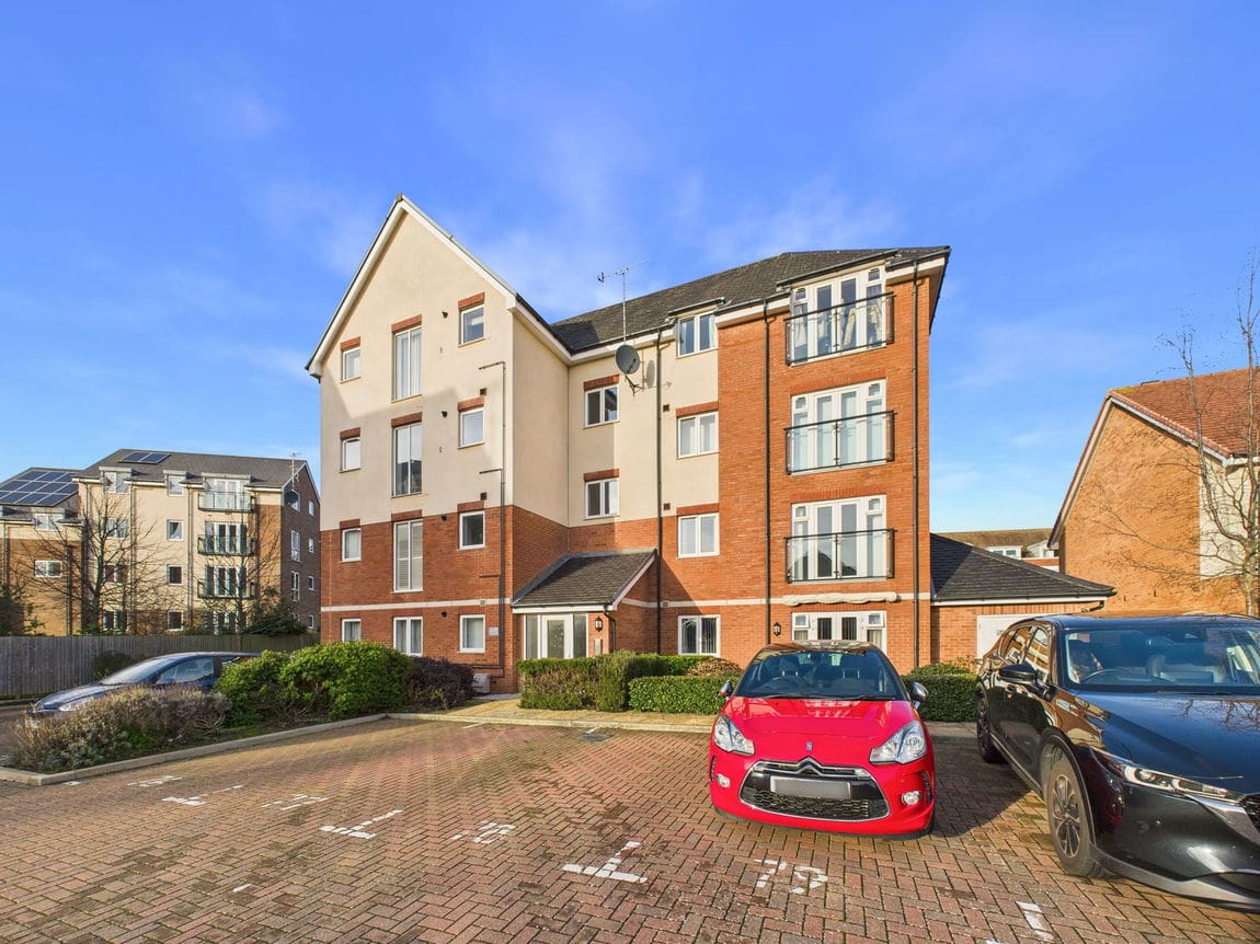 2 bedroom Flat Under Offer