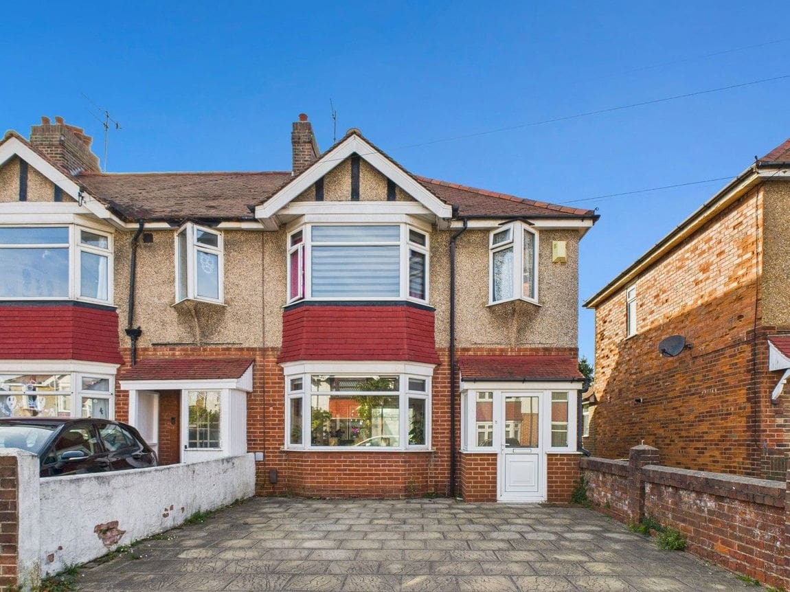3 bedroom End of terrace house Sold
