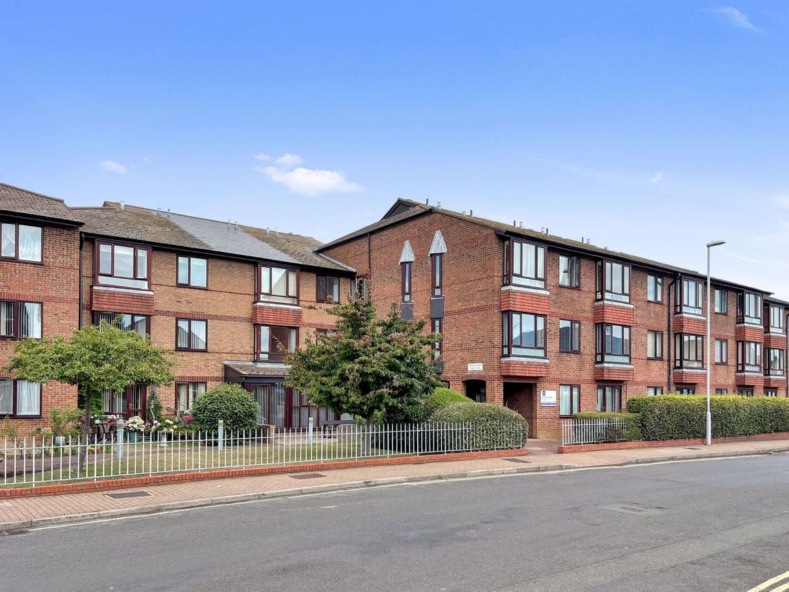 1 bedroom Apartment For Sale