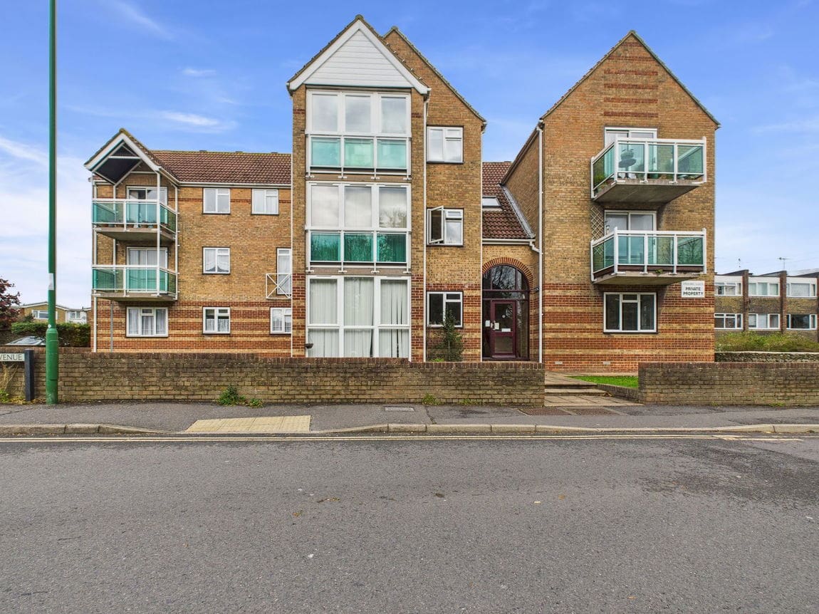 1 bedroom Flat For Sale