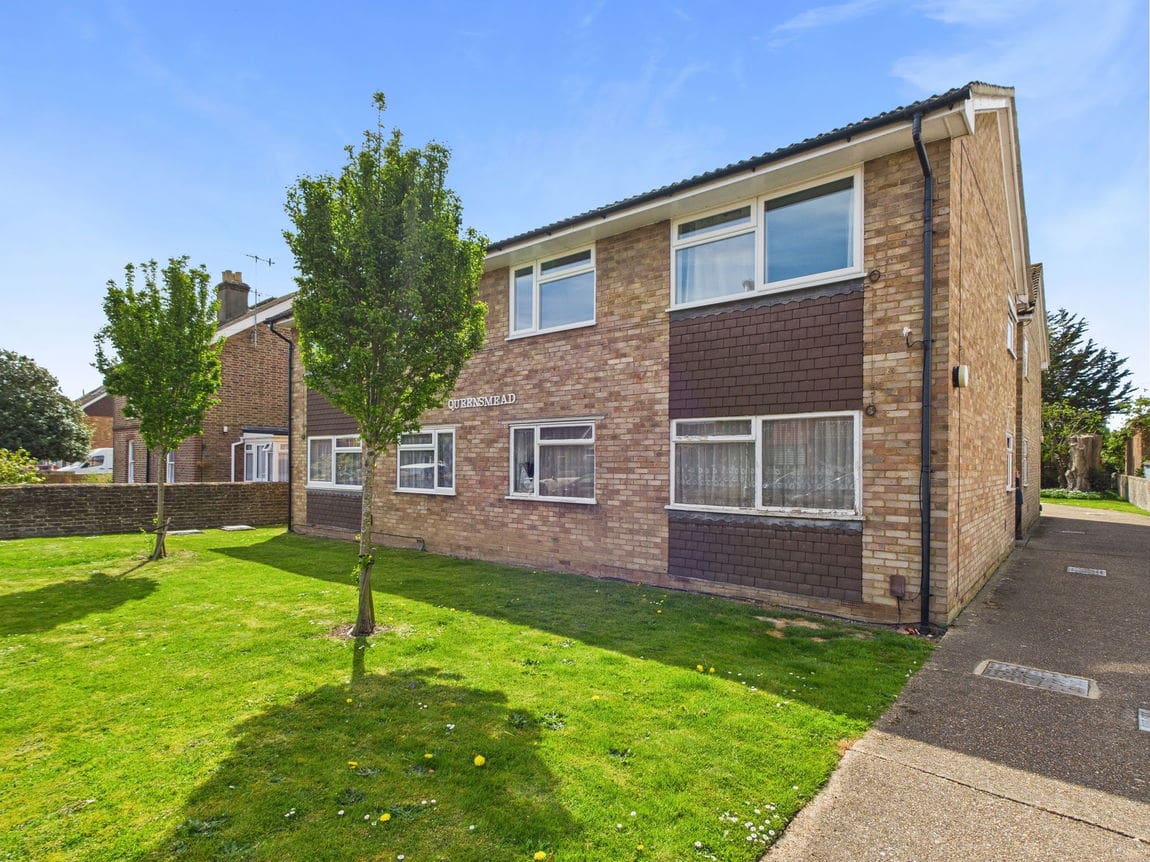 1 bedroom Apartment Under Offer