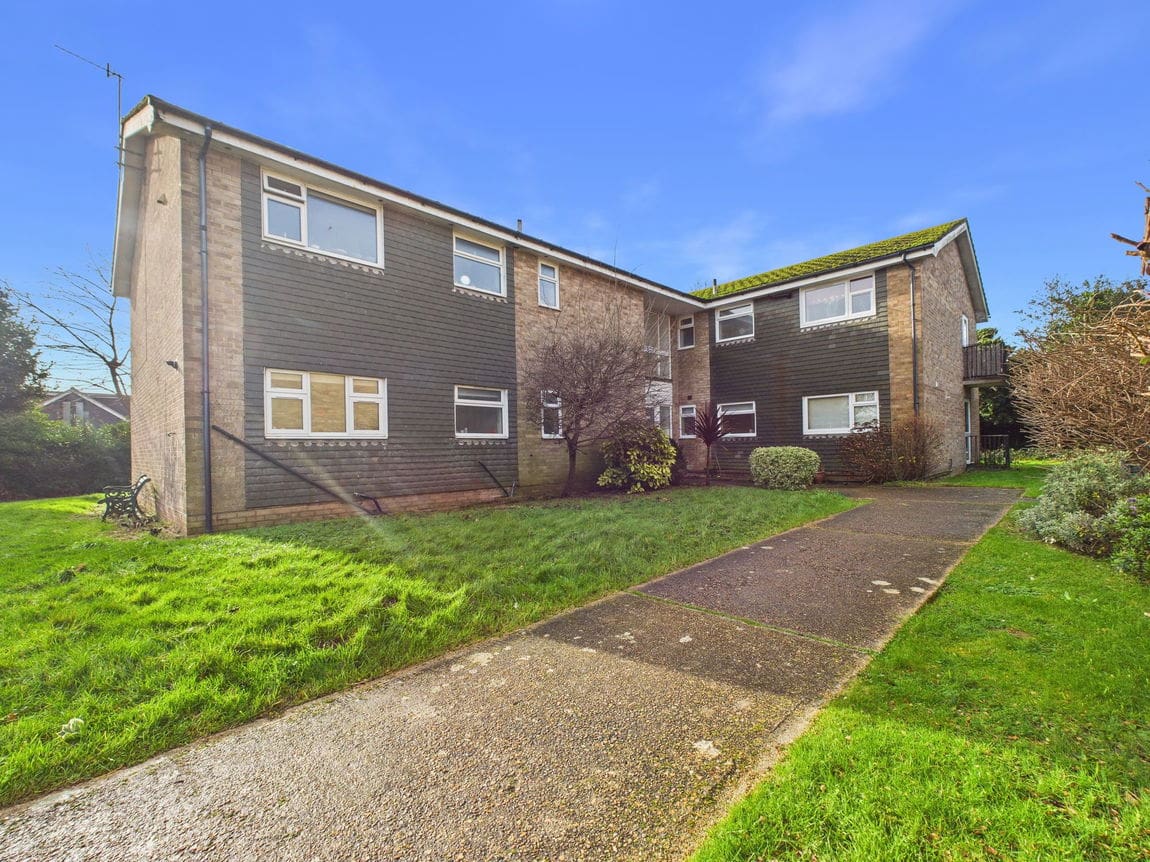 2 bedroom Apartment For Sale